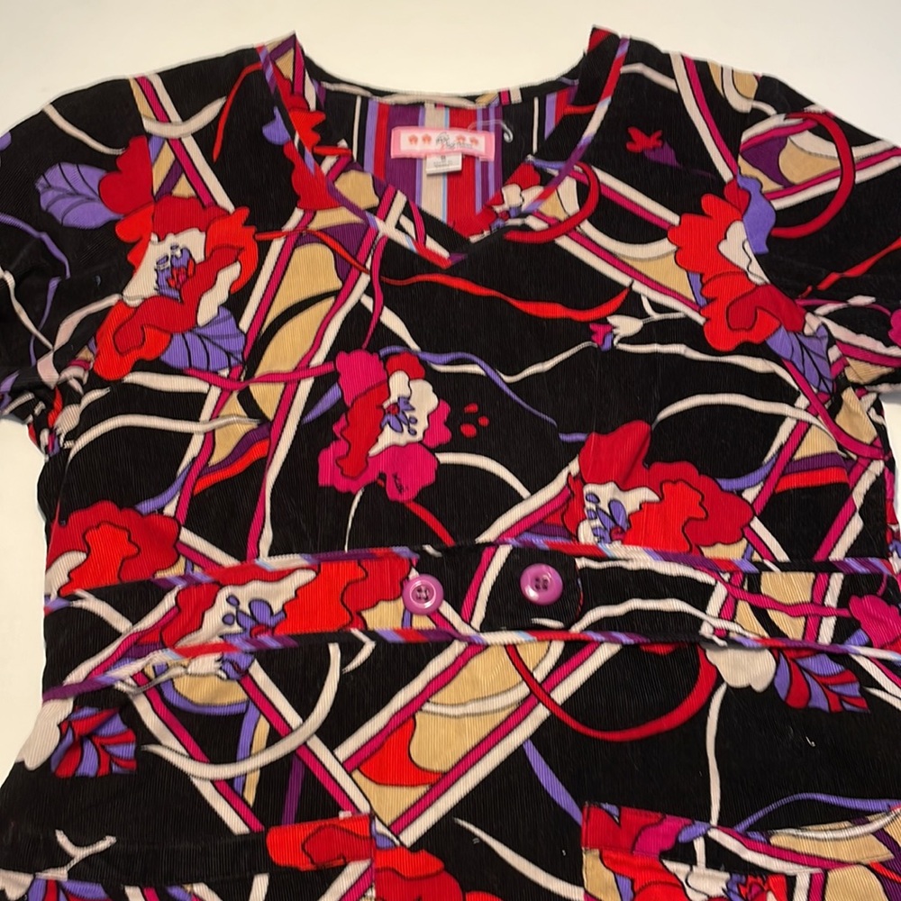 Koi scrub top - Picture 2 of 4